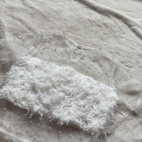 SHEIN White Snowy Top See Through Pearl Furry Size Medium - Picture 3 of 8